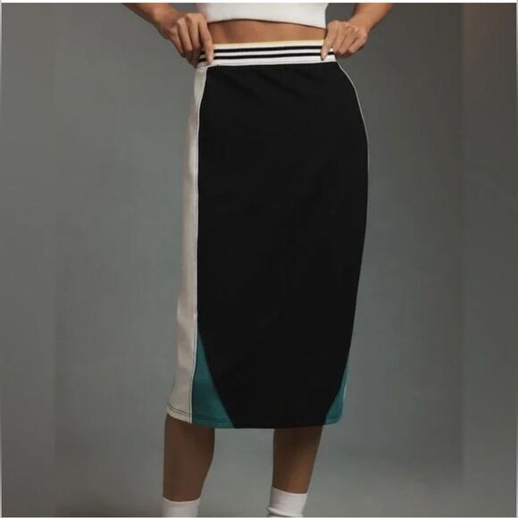 Daily Practice x Anthropologie Full Court midi skirt Black color-block. Medium - Picture 3 of 9